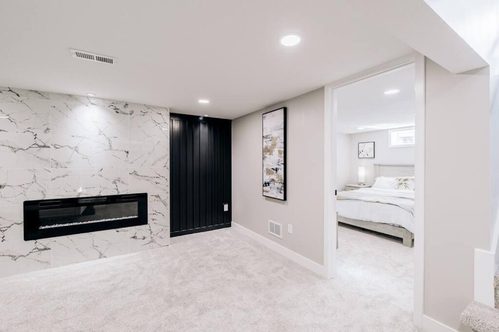 Beautiful Luxury Home Freshly Renovated With Big Yard, Seating & Grill Pad Cottage Grove Exterior foto